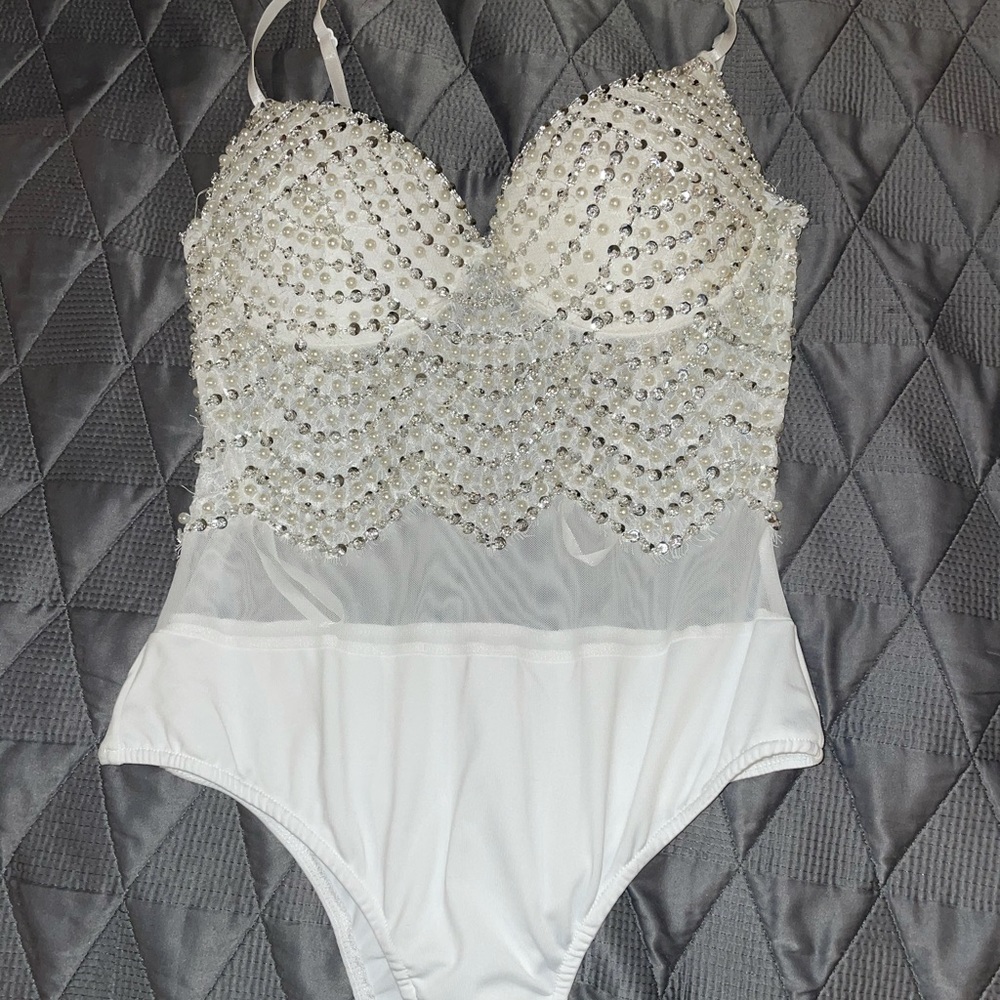 Windsor white rhinestone bodysuit brand new